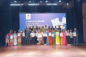 Nhiều giáo viên Quảng Trị đạt giải cao cuộc thi “Những kỷ niệm sâu sắc về thầy cô và mái trường” năm 2024.