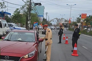 Lực lượng Cảnh sát giao thông Công an tỉnh Quảng Trị đồng loạt ra quân tuần tra, kiểm soát và xử lý vi phạm.