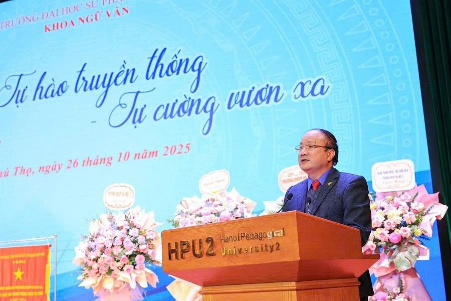 PGS, TS Nguyễn Toàn Thắng - cựu sinh viên Khoá 1, nguyên Viện trưởng Viện Văn hoá và Phát triển, Học viện Chính trị quốc gia Hồ Chí Minh phát biểu tại buổi lễ. 5.jpg