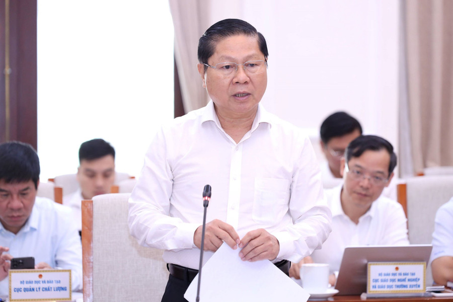 Thứ trưởng Lê Tấn Dũng phát biểu tại hội nghị. hoi-nghi-9.jpg