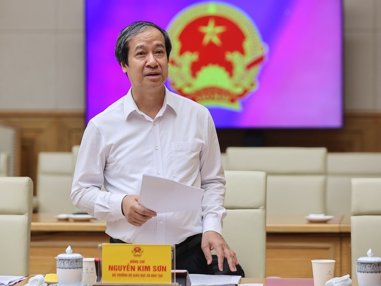 Bộ trưởng Bộ GD&ĐT Nguyễn Kim Sơn trình bày Nghị quyết về giáo dục đào tạo. Ảnh: VGP/Nhật Bắc tt2.jpg
