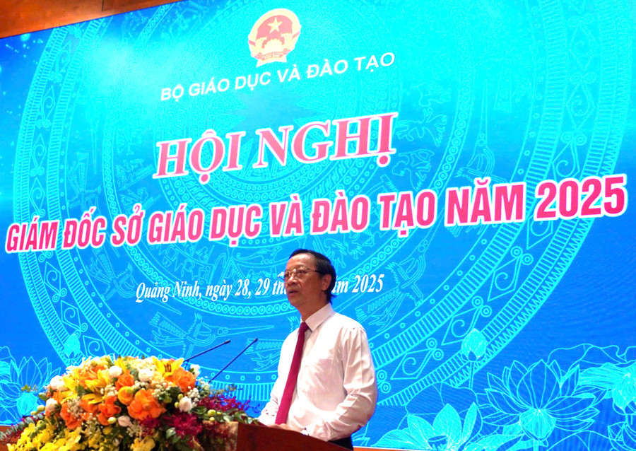 Thứ trưởng Thường trực Phạm Ngọc Thưởng phát biểu khai mạc hội nghị.