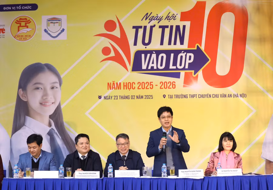 PGS.TS Nguyễn Xuân Thành, Vụ trưởng Vụ Giáo dục Trung học (Bộ GD&ĐT) chia sẻ tại Ngày hội tự tin vào lớp 10.