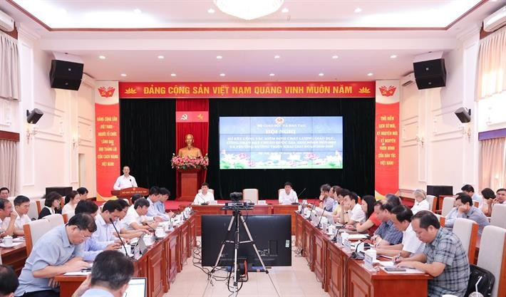 مشهد المؤتمر. quang-canh-hoi-nghi.jpg