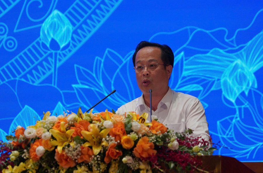 Herr Tran The Cuong, Direktor des Ministeriums für Bildung und Ausbildung in Hanoi, hielt auf der Konferenz eine Rede. ong-tran-the-cuong.jpg