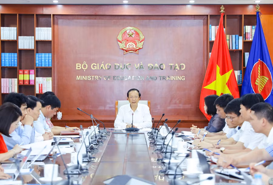 Quang cảnh buổi làm việc.