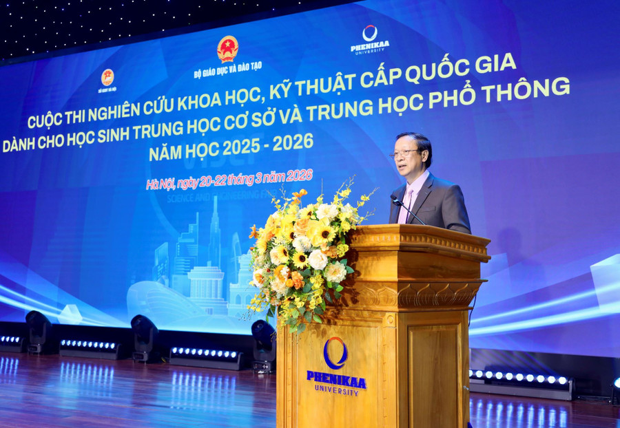 Thứ trưởng thường trực Bộ GD&ĐT Phạm Ngọc Thưởng, Trưởng Ban Chỉ đạo Cuộc thi phát biểu khai mạc. Ảnh: Nguyễn Mạnh