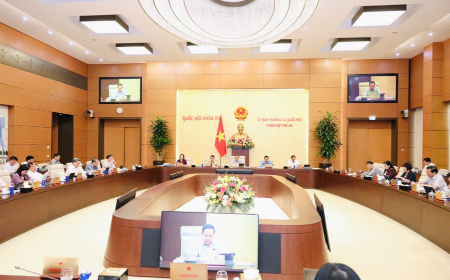 Toàn cảnh phiên họp.