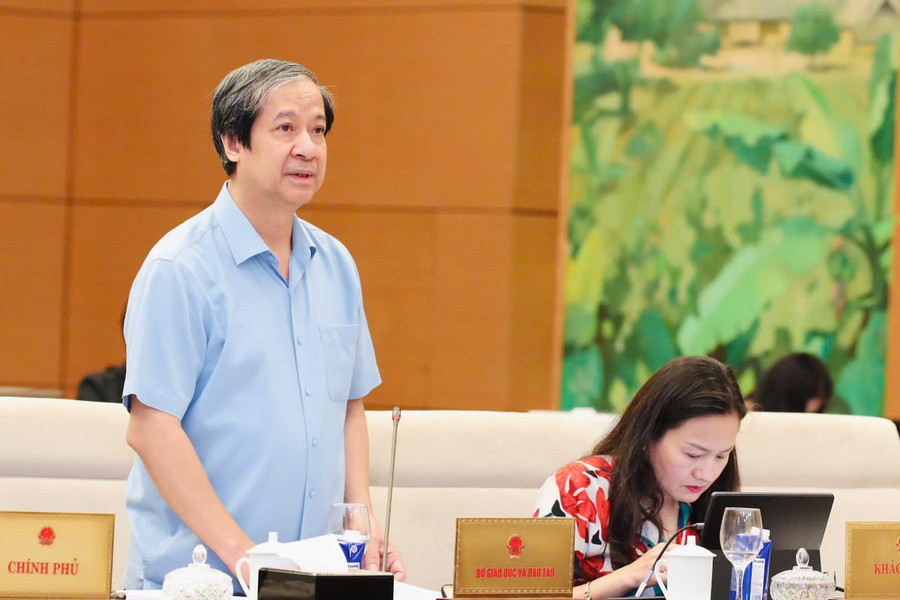 Thừa ủy quyền Chính phủ, Bộ trưởng Nguyễn Kim Sơn báo cáo tóm tắt về các nội dung dự thảo Luật Giáo dục Đại học (sửa đổi). giao-duc-dh1.jpg