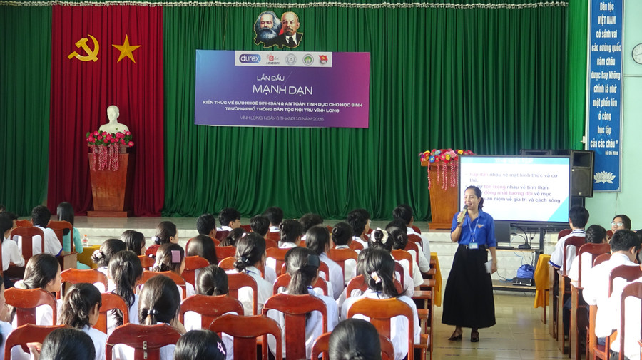 Hoạt động ngoại khóa tại Trường Phổ thông Dân tộc nội trú Vĩnh Long.