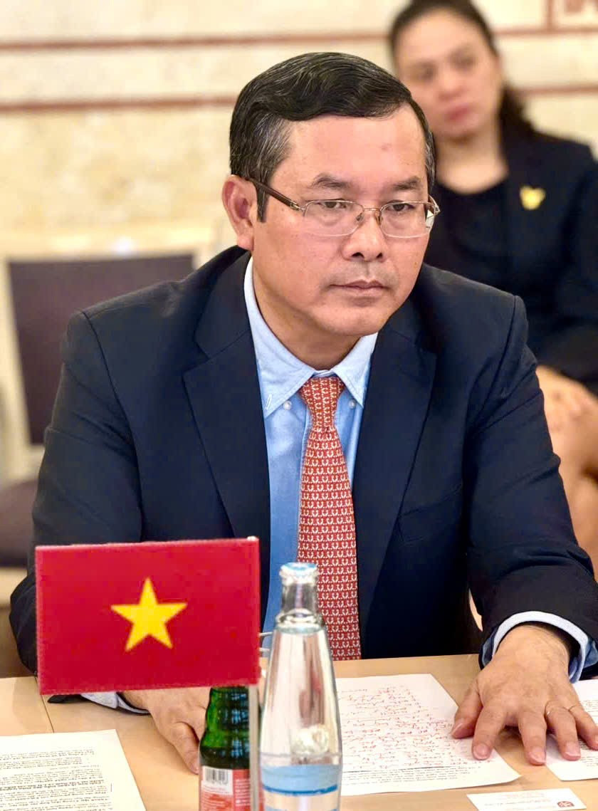 Thứ trưởng Bộ GD&ĐT Việt Nam Nguyễn Văn Phúc. tt-phuc.jpg