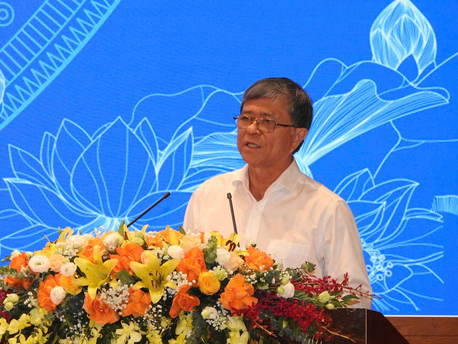 Herr Nguyen Van Hieu, Direktor des Ministeriums für Bildung und Ausbildung von Ho-Chi-Minh-Stadt, hielt auf der Konferenz eine Rede. ong-nguyen-van-hieu.jpg