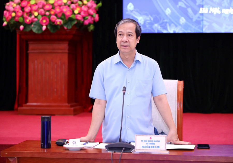 Bộ trưởng Bộ GD&ĐT Nguyễn Kim Sơn phát biểu kết luận hội nghị. img-9245.jpg