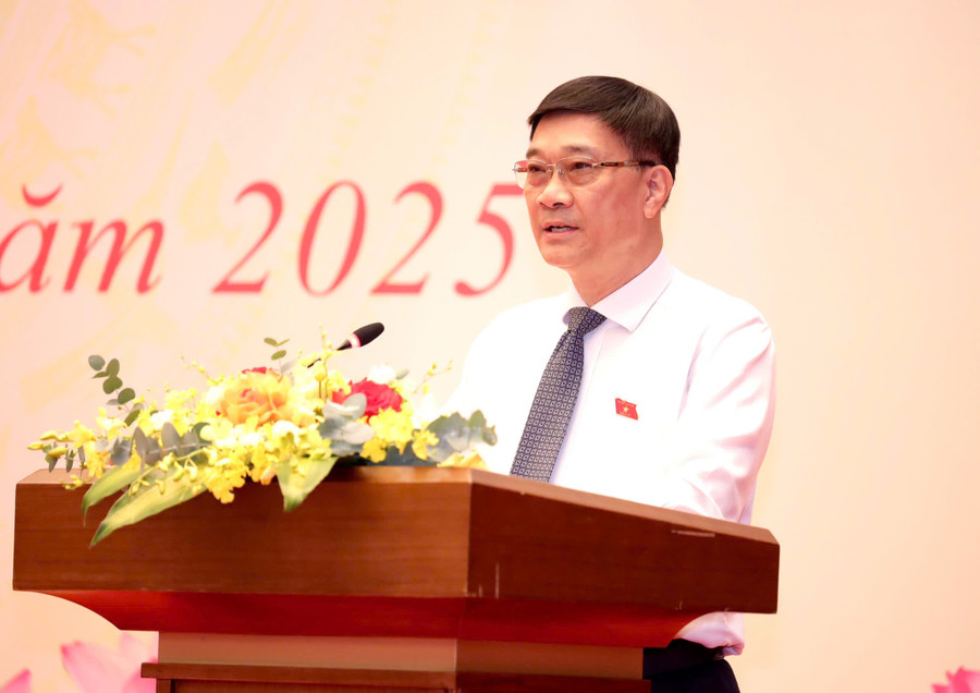 El Sr. Vu Hong Thanh, Vicepresidente de la Asamblea Nacional, pronunció el discurso de apertura. hoi-thao-qg1.jpg