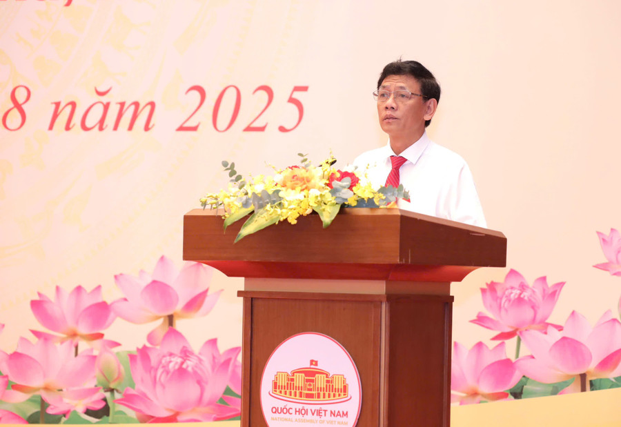 El Sr. Lam Van Man, Presidente del Consejo de Minorías Étnicas, habló en el taller. hoi-thao-qg2.jpg