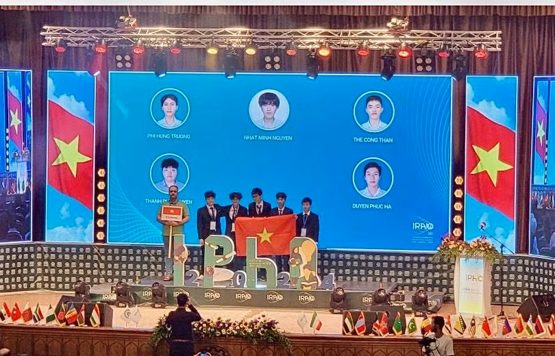 Đội tuyển Vật lý quốc tế 2024 2.jpg