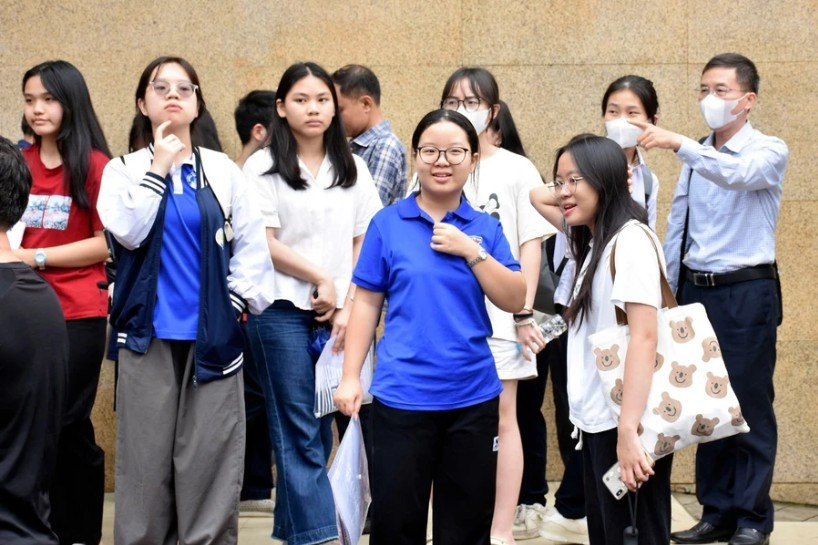 Học sinh dự thi vào lớp 10 Trường THPT chuyên Khoa học xã hội và Nhân văn năm học 2025-2026. Ảnh: Vân Anh. thi-vao-10.jpg