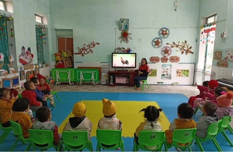 Cô Lê Thị Loan trong giờ học tại Trường mầm non Thụy Tân (Thái Thụy, Thái Bình).