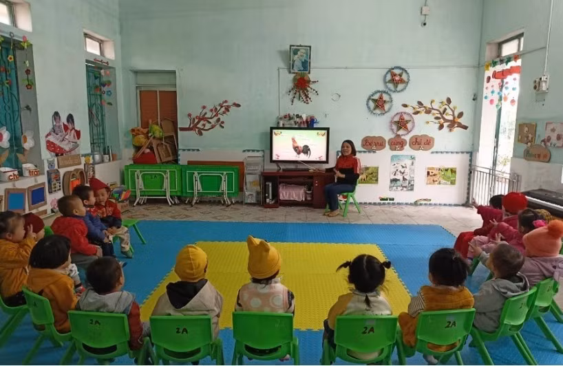 Cô Lê Thị Loan trong giờ học tại Trường mầm non Thụy Tân (Thái Thụy, Thái Bình).