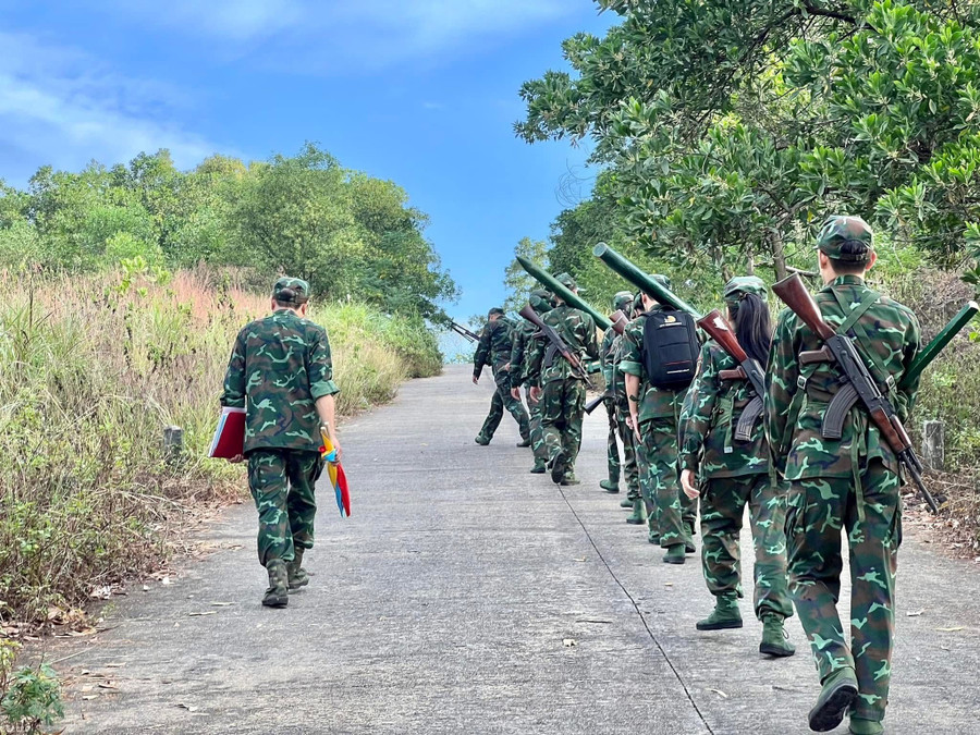 Sinh viên trên thao trường. thao-truong-1.jpg