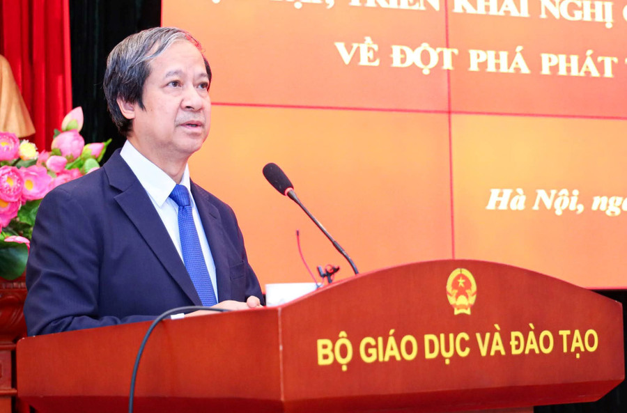 Bộ trưởng Bộ GD&ĐT Nguyễn Kim Sơn phát biểu tại hội nghị. img-0656.jpg