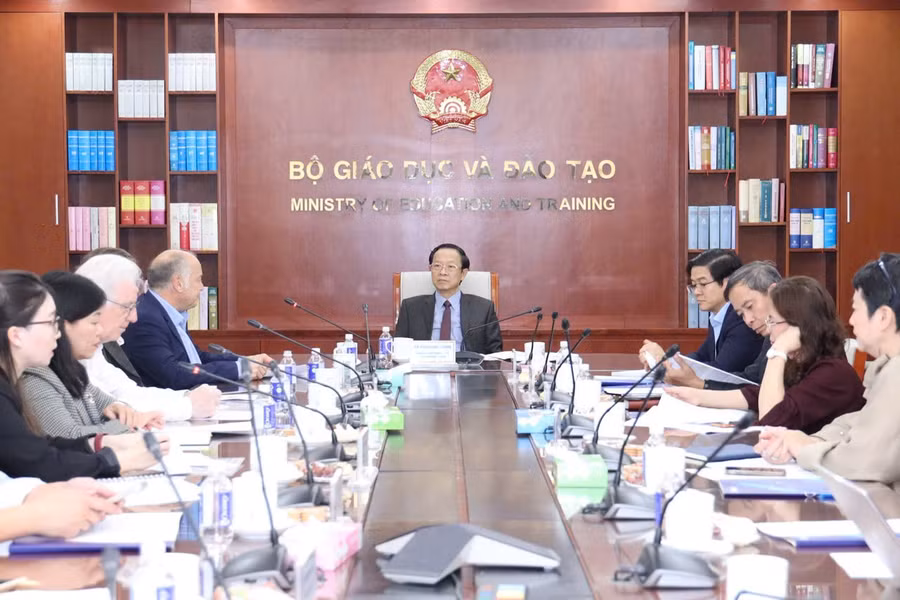 Quang cảnh buổi làm việc.