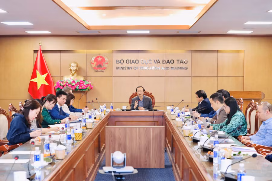 Thứ trưởng Thường trực Phạm Ngọc Thưởng chủ trì buổi làm việc.