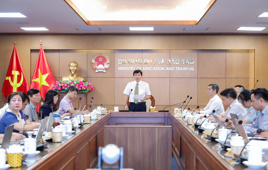 PGS.TS Phạm Quốc Khánh, Phó Cục trưởng Cục Quản lý chất lượng (Bộ GD&ĐT) chủ trì hội thảo.