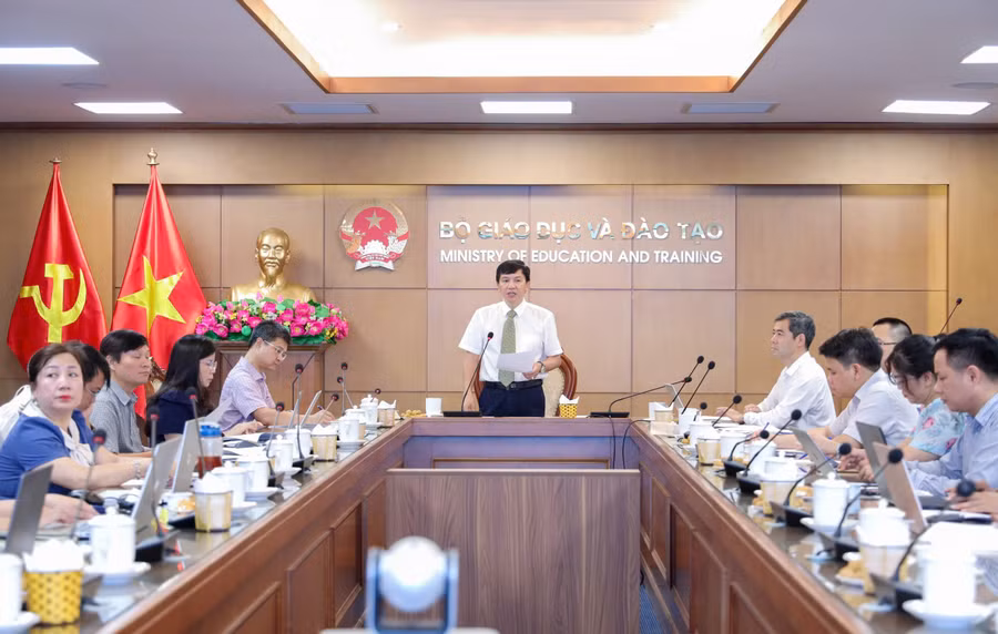 PGS.TS Phạm Quốc Khánh, Phó Cục trưởng Cục Quản lý chất lượng (Bộ GD&ĐT) chủ trì hội thảo.