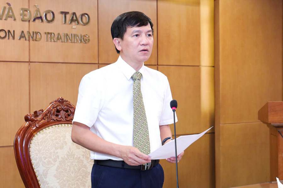 PGS.TS Phạm Quốc Khánh, Phó Cục trưởng Cục Quản lý chất lượng (Bộ GD&ĐT) phát biểu khai mạc hội thảo. danh-gia-hs1.jpg