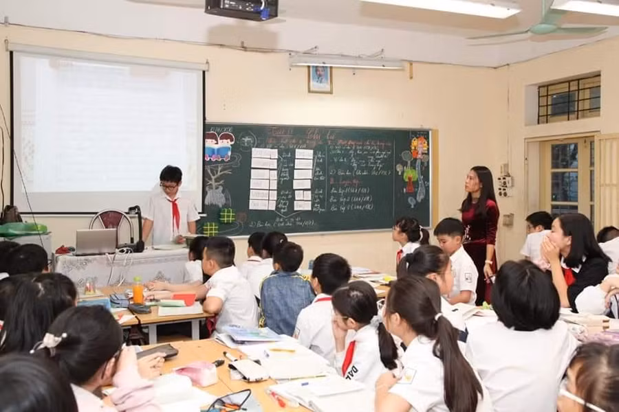 Giờ học tại Trường THCS Đống Đa, Hà Nội.