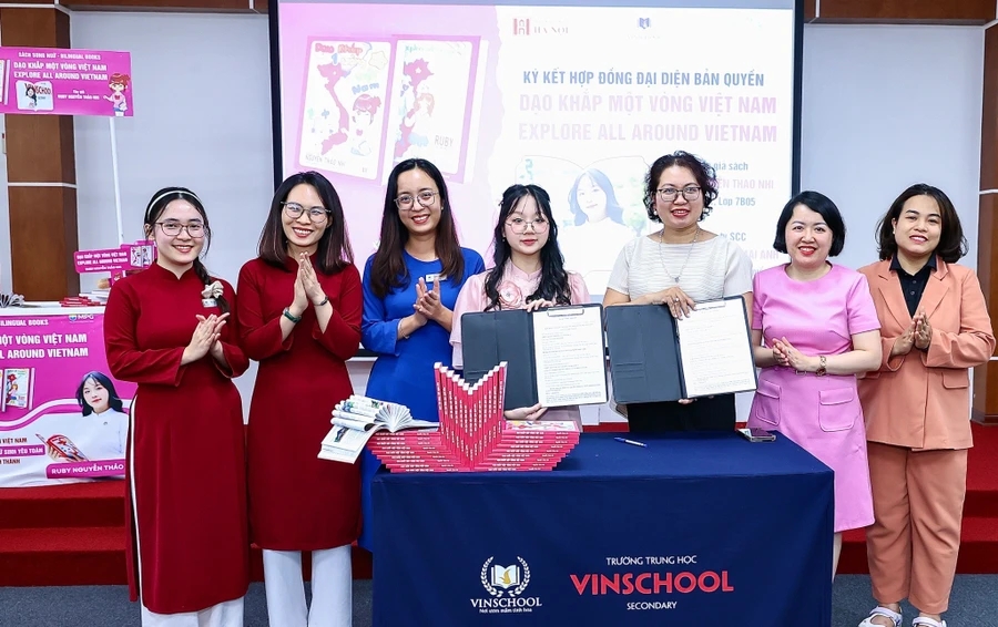 Học sinh ra mắt sách song ngữ, mong quảng bá văn hóa Việt