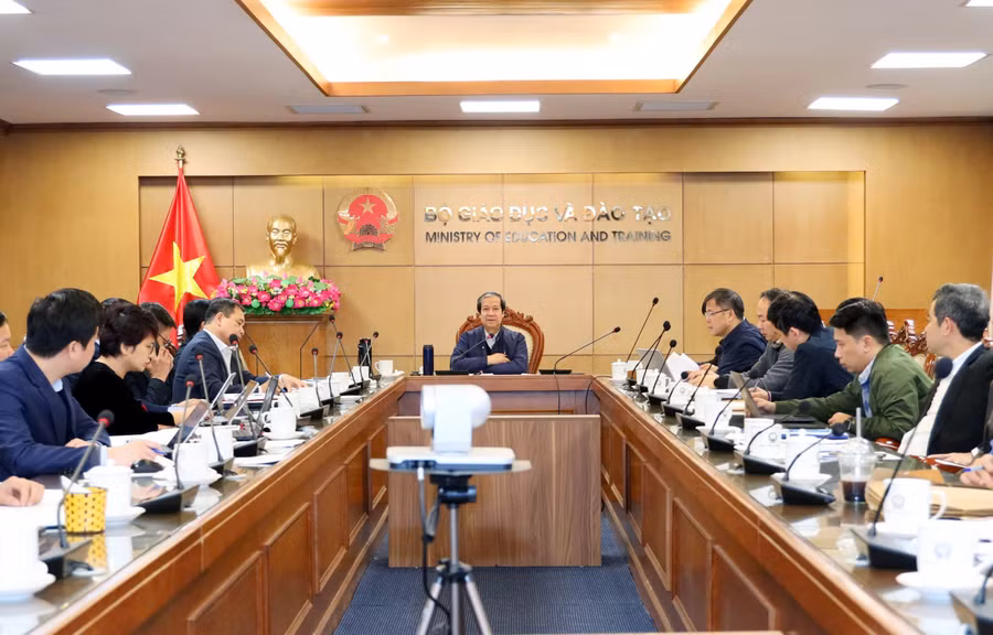 Bộ trưởng Nguyễn Kim Sơn chủ trì cuộc họp.