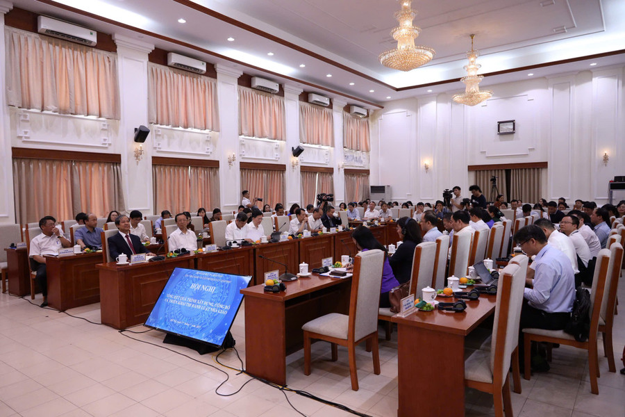 Đại biểu dự hội nghị tổng kết quá trình xây dựng, công bố và triển khai thi hành Luật Nhà giáo. hoi-nghi.jpg