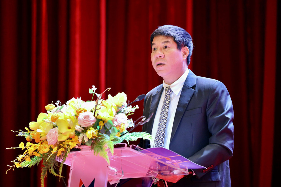 GS.TS Huỳnh Văn Chương, Cục trưởng Cục quản lý chất lượng (Bộ GD&ĐT) phát biểu tại lễ khai mạc.