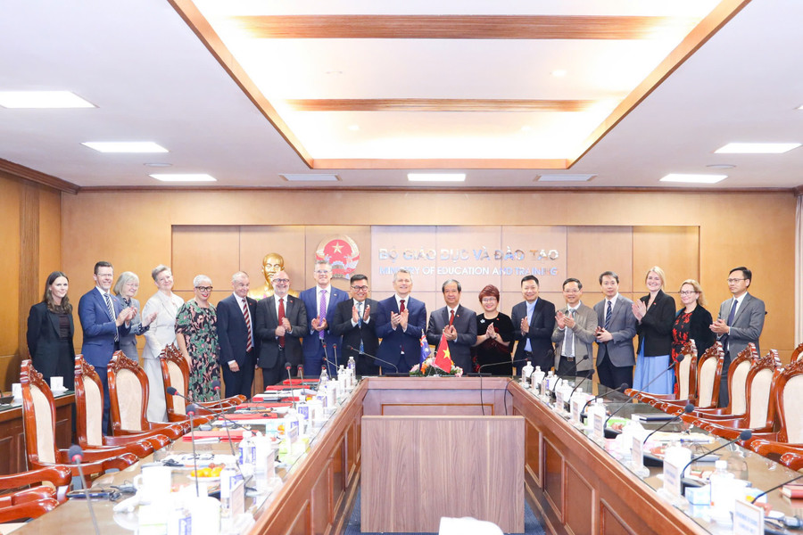 대표단은 기념사진을 찍었다. 12.jpg