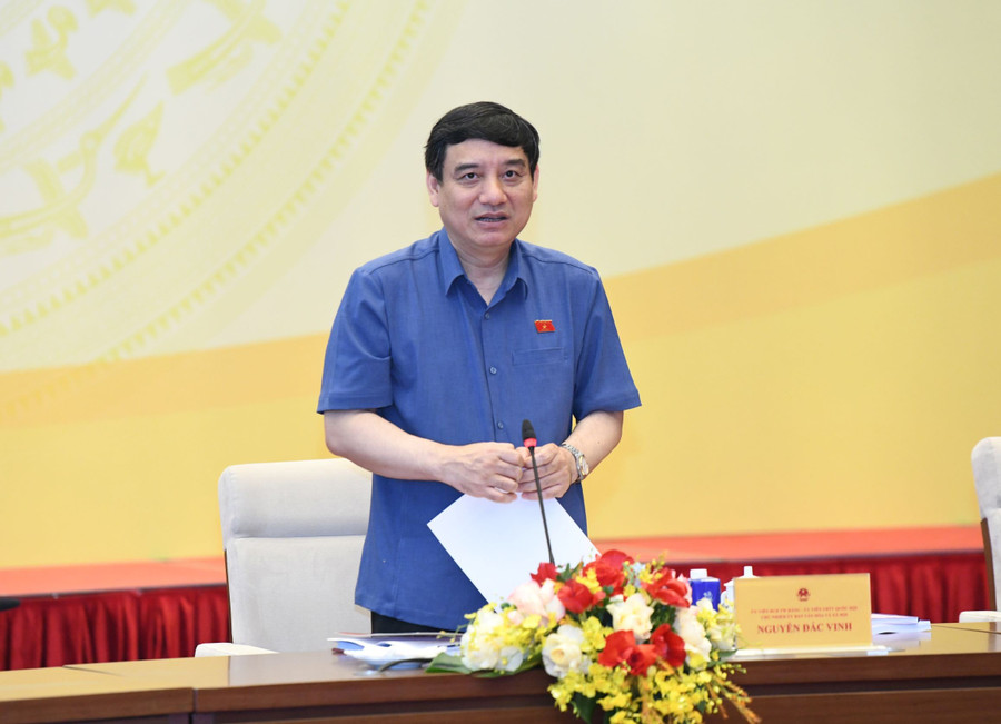 Chủ nhiệm Ủy ban Văn hóa và Xã hội Nguyễn Đắc Vinh phát biểu tại phiên họp. chu-nhiem-ub-van-hoa-va-xa-hoi-nguyen-dac-vinh5.jpg