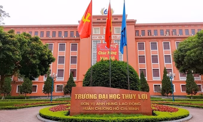Trường ĐH Thủy lợi.
