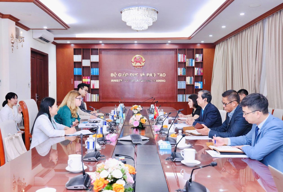 Quang cảnh buổi tiếp.