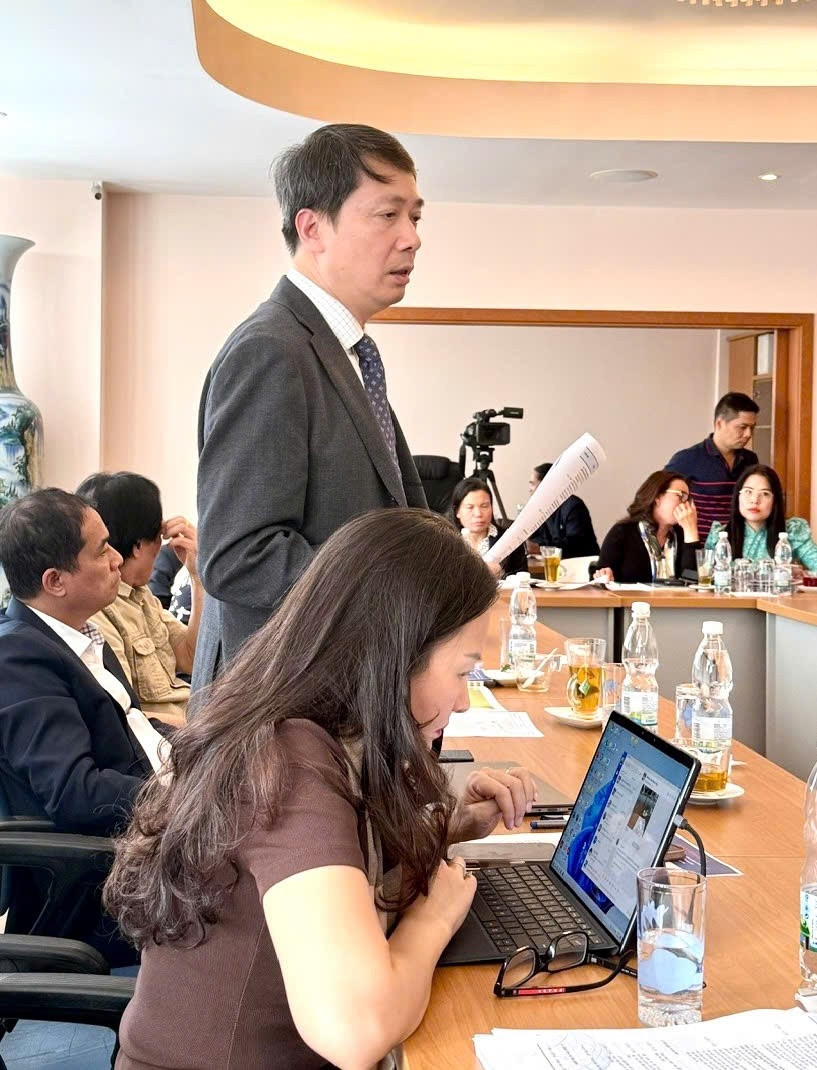 Ông Phạm Quang Hưng, Cục trưởng Cục Khoa học, Công nghệ và Thông tin (Bộ GD&ĐT) nêu ý kiến trong buổi toạ đàm ong-pham-quang-hung.jpg