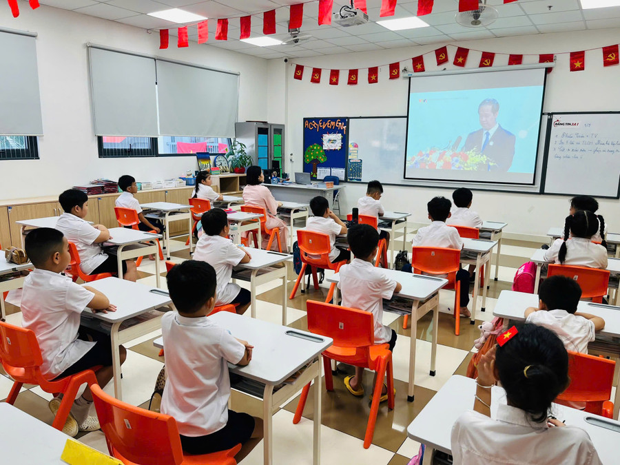 Học sinh Phenikaa tham dự trực tuyến khai giảng năm học 2025-2026.