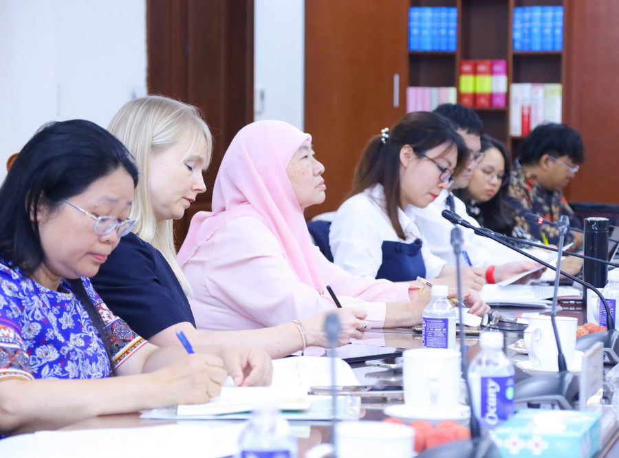 Đoàn công tác Ban Thư ký SEAMEO. tt-thuong-lam-viec-voi-seameo9.jpg