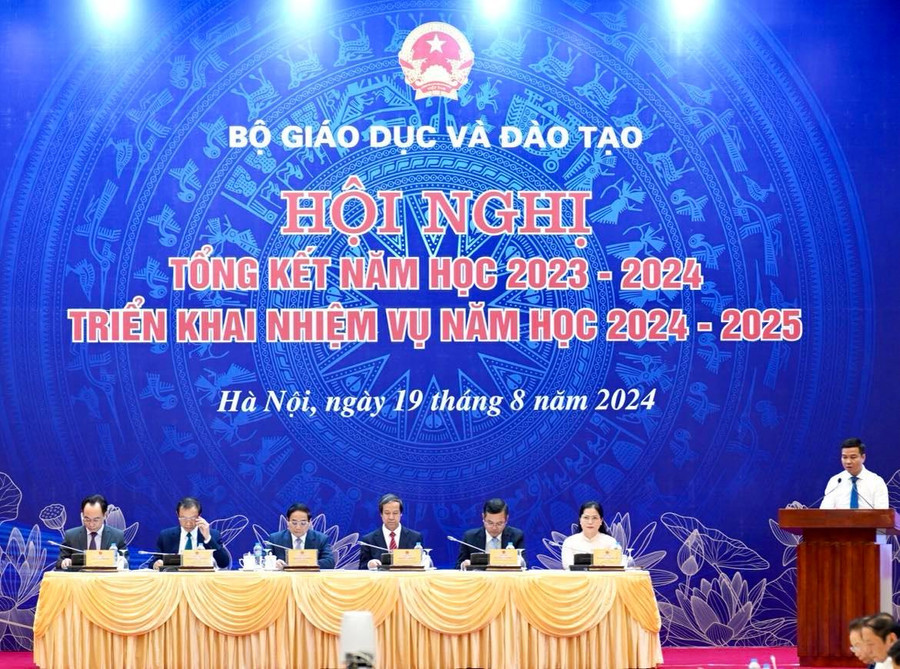 hoi nghi.jpg