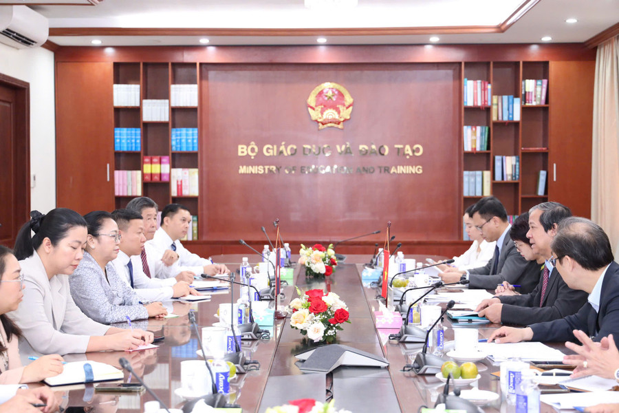 Quang cảnh buổi tiếp. bt-tiep-dai-su-lao3.jpg