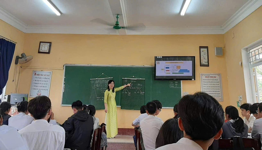 Giờ học tại Trường THPT Hương Vinh (phường Hóa Châu, TP. Huế). 2-3801.jpg