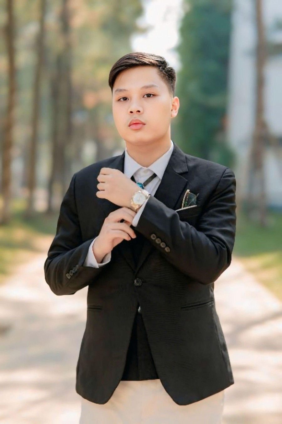Cao Vũ Minh - Cựu học sinh lớp 12B1 - Trường THPT FPT Hà Nội image001.jpg