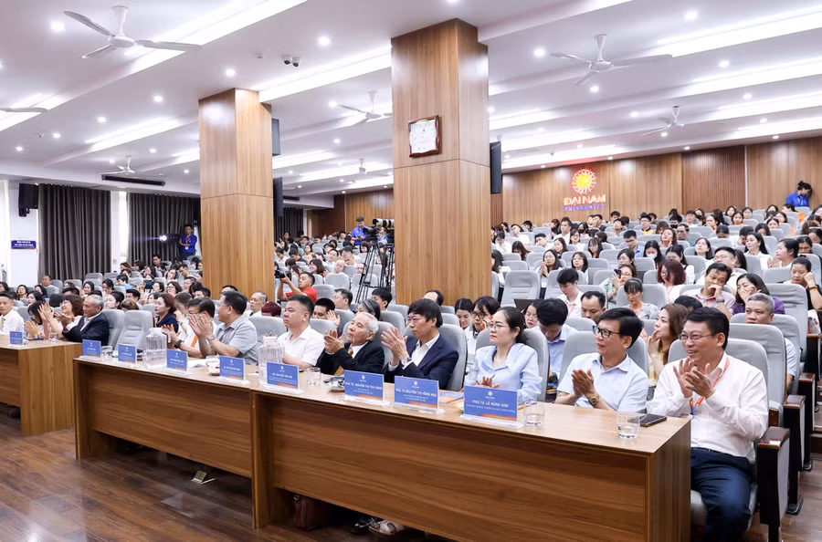 0-canh-khan-phong-hoi-thao-kien-tao-truong-dai-hoc-hanh-phuc-tai-viet-nam-dien-ra-ngay-22052026-tai-truong-dai-hoc-dai-nam-2.jpg