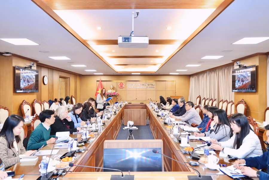 Các đại biểu dự tọa đàm tại điểm cầu Bộ GD&ĐT. Ảnh: Nguyễn Mạnh.