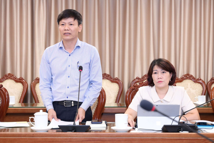 Ông Nguyễn Thanh Đề, Vụ trưởng Vụ Giáo dục Mầm non báo cáo tiến độ thực hiện kế hoạch xây dựng Chương trình giáo dục mầm non mới. gdmn2.jpg