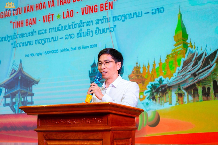 be-mac-chuong-trinh-giao-luu-sv-qt6.jpg